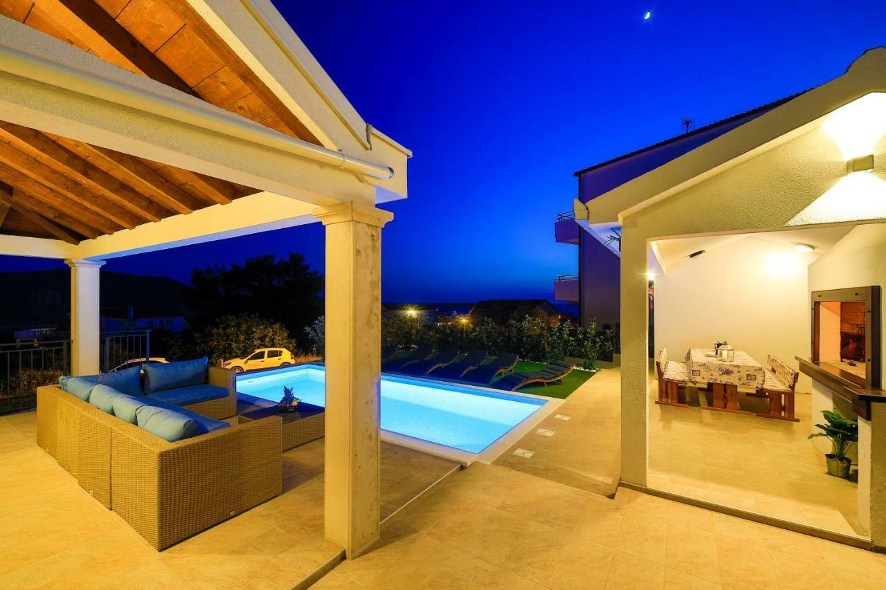 Villa Eni Примоштен Экстерьер фото